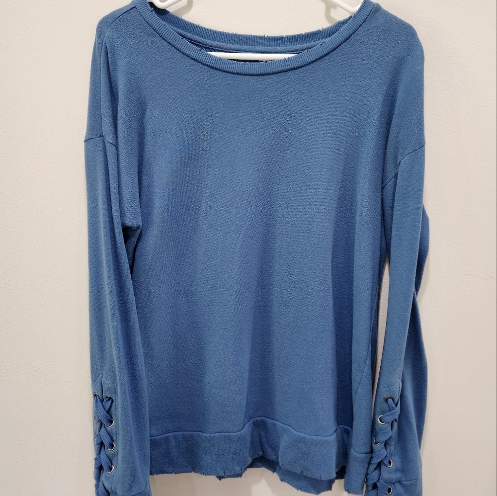 Workshop - Distressed Sweatshirt w Laced Cuffs